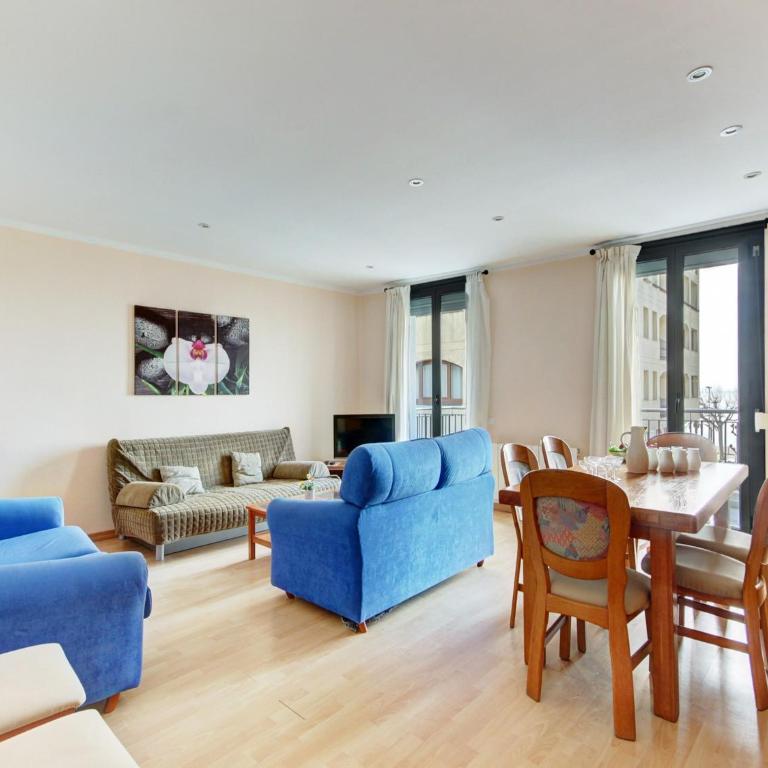 Apartment in Roses by the Beach - Three-Bedroom Apartment - 12