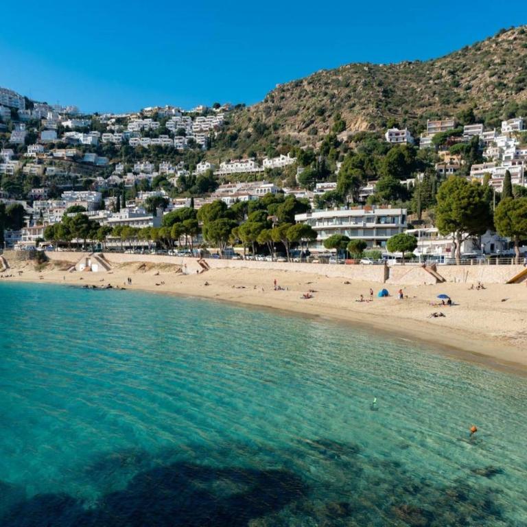 Apartment in Roses by Sta Margarita Beach - Two-Bedroom Apartment - 29