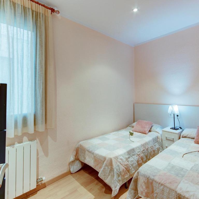 Apartment in Roses with Beachfront View - Three-Bedroom Apartment - 17
