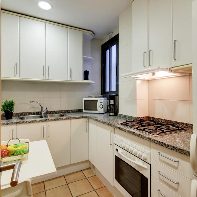 Apartment in Roses with Beachfront View - Three-Bedroom Apartment - 3