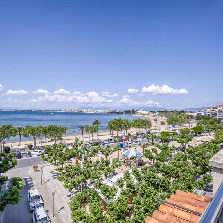 Apartment in Roses with Beachfront Access - Two-Bedroom Apartment - 29