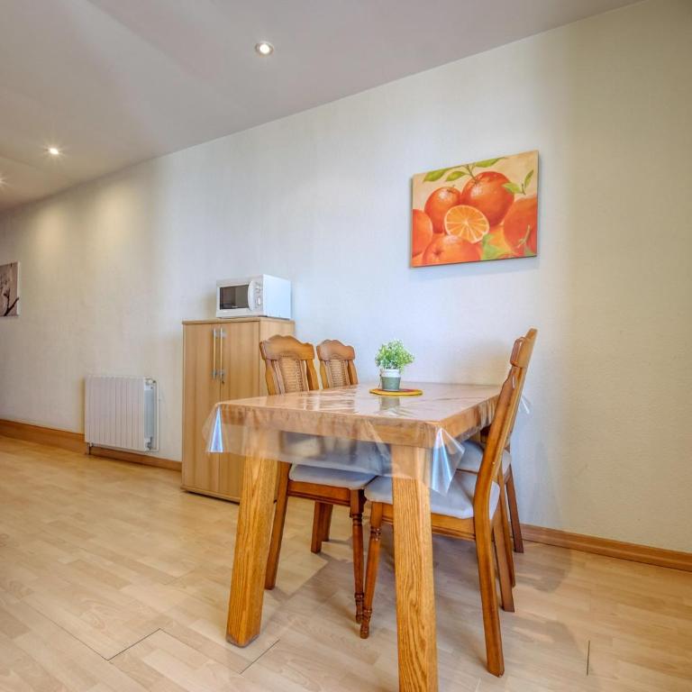 Apartment in Roses with Beachfront Access - Two-Bedroom Apartment - 10