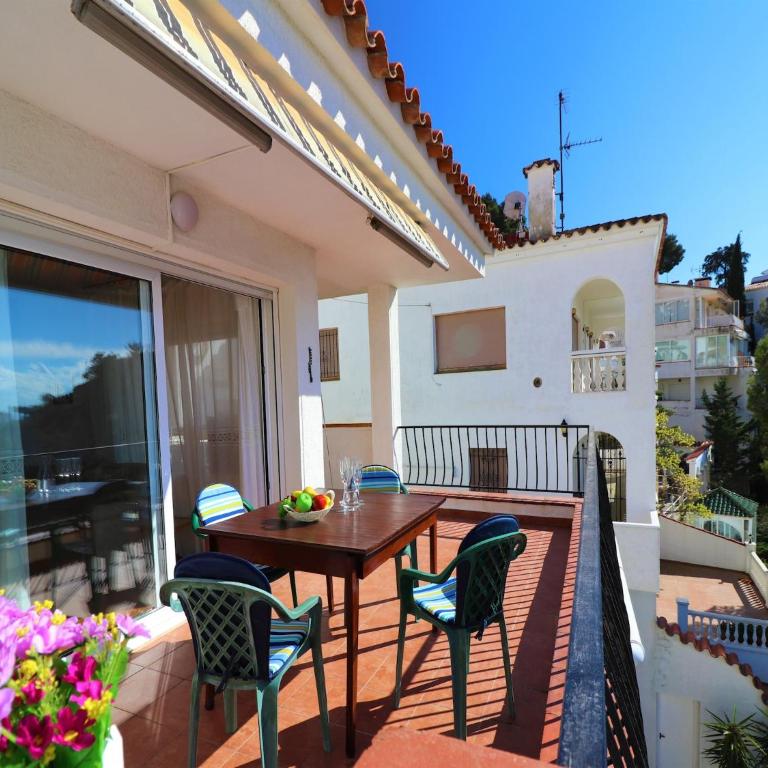 Apartment in Roses near beach - Two-Bedroom Apartment - 22