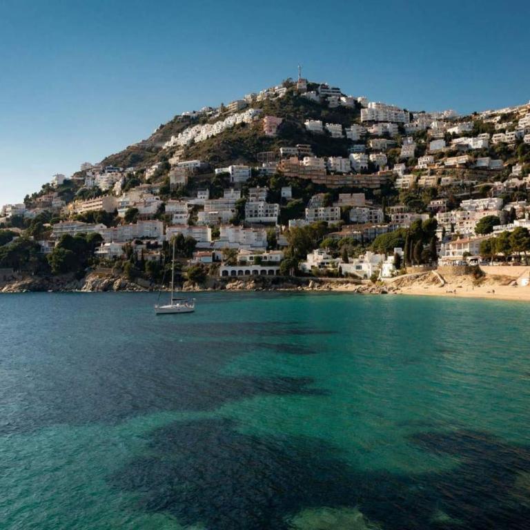 Apartment in Roses with Beachfront Views - Two-Bedroom Apartment - 38