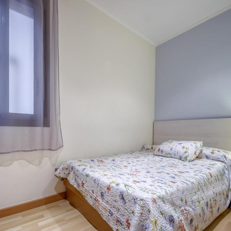 Apartment in Roses by the Beach - Three-Bedroom Apartment - 19