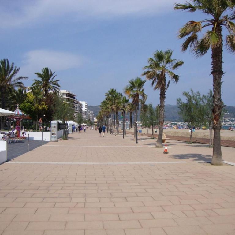 Apartment in Roses near Sand Beach - Two-Bedroom Apartment - 36