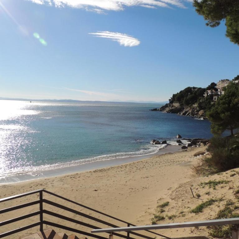 Apartment in Roses near Sand Beach - Two-Bedroom Apartment - 37