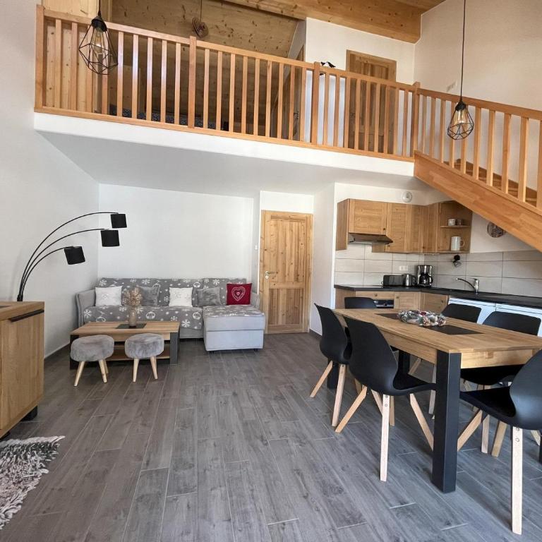 Confort moderne avec mezzanine près du téléphérique - FR-1-464-247 - Appartement - 1