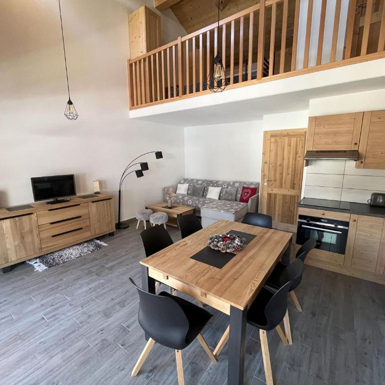 Confort moderne avec mezzanine près du téléphérique - FR-1-464-247 - Appartement - 3
