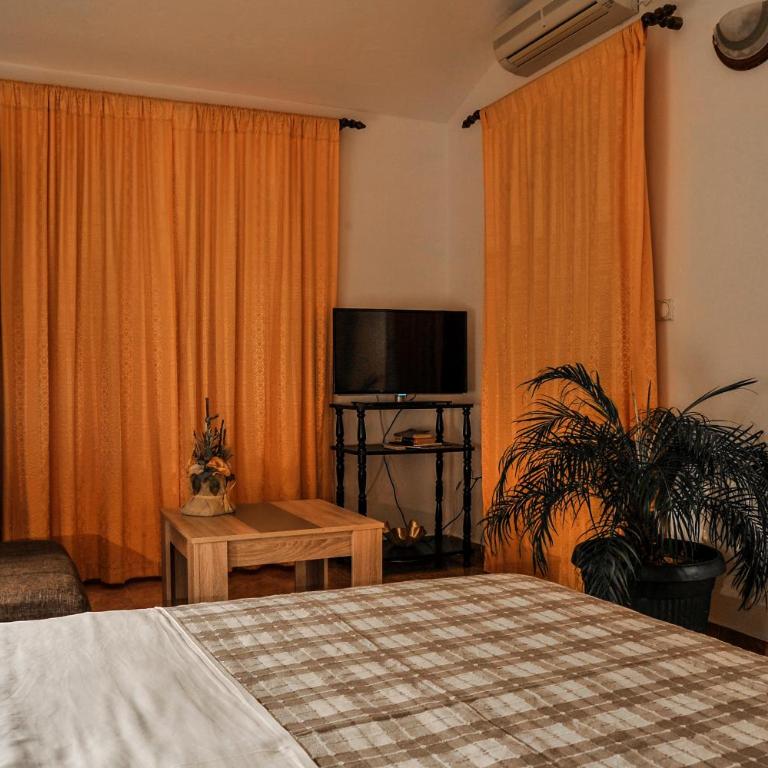 Huter Apartments - Comfort One-Bedroom Apartment with Balcony - 8