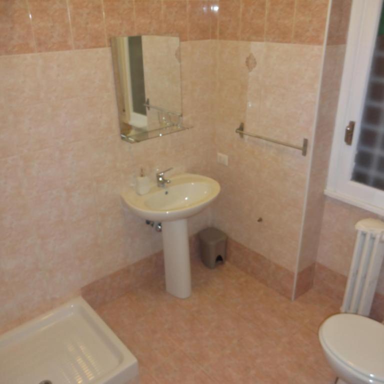 Romulea Guest House - Camera Matrimoniale con Letto Supplementare - 6