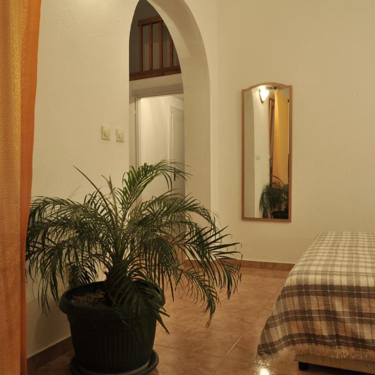 Huter Apartments - Comfort One-Bedroom Apartment with Balcony - 6
