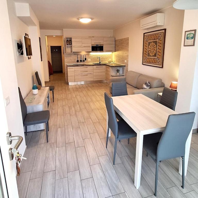 Trilocale Lazise Pool - Al Glicine Apartments - Appartamento Superior - 6