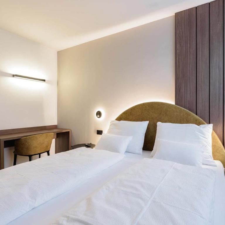 NAOMI Rooms - Camera Tripla Comfort con Doccia - 4