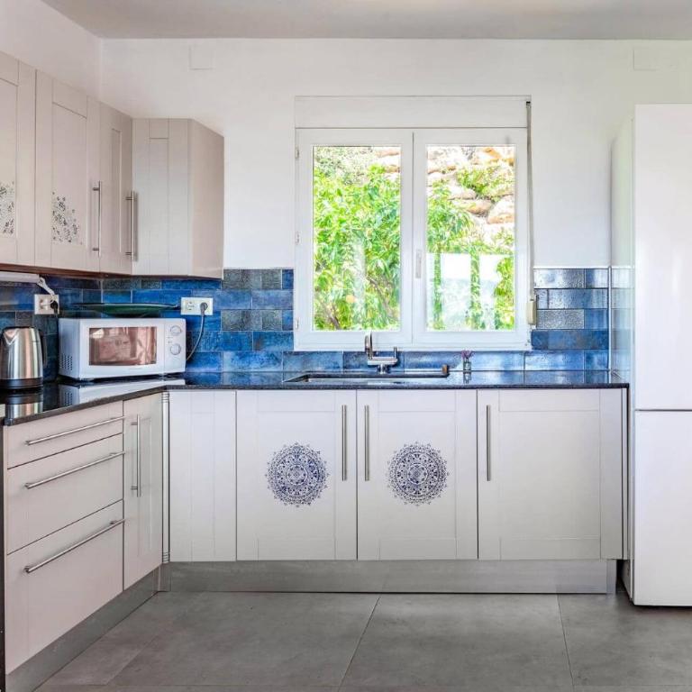 Villa Nirvana by Villa Plus - Villa - 11