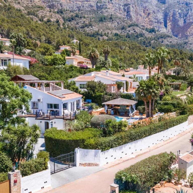 Villa Nirvana by Villa Plus - Villa - 22