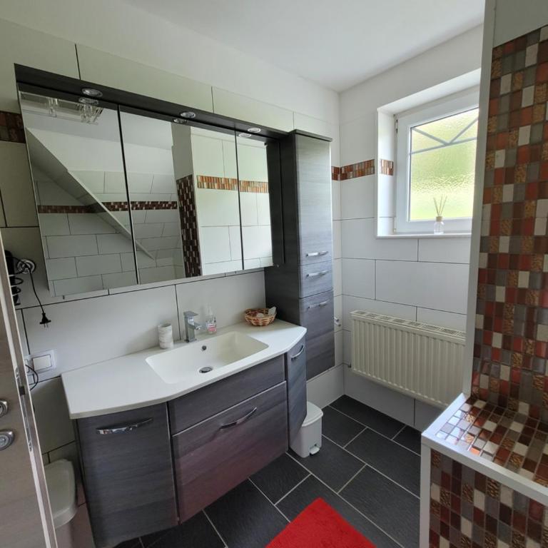 HeimatNest - Apartment mit 2 Schlafzimmern - 8