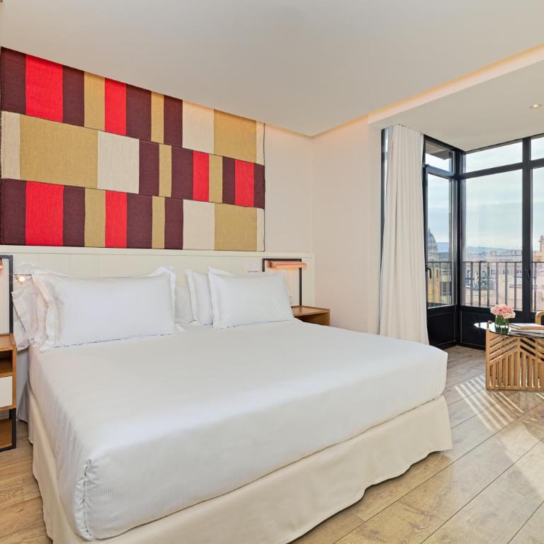 H10 Cubik 4* Sup - Suite with City View - 1