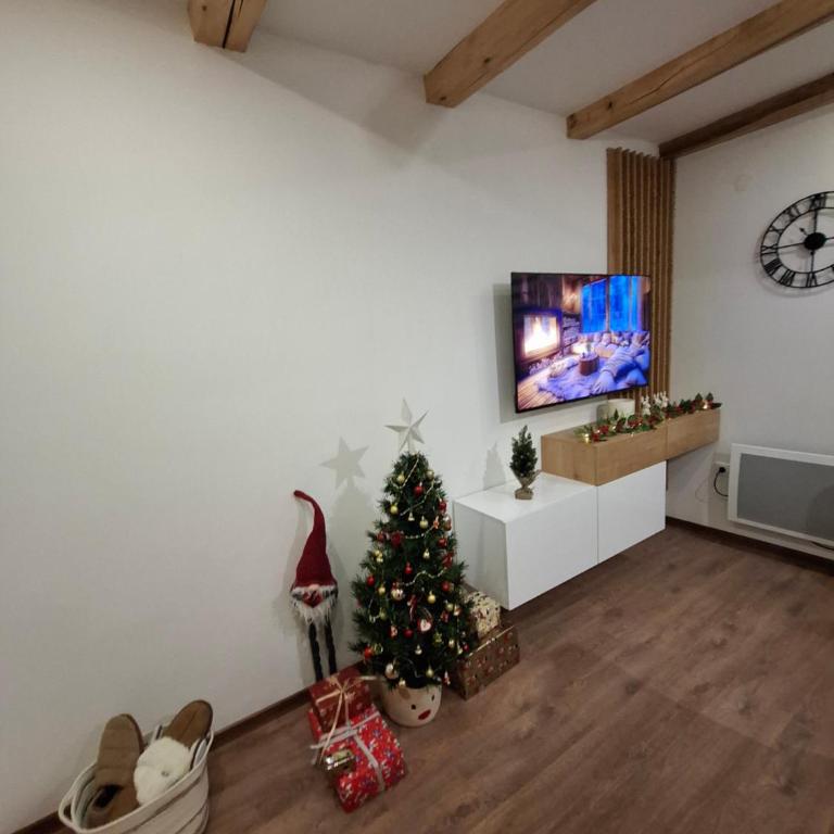 Vikendica Sedam Patuljaka - Two-Bedroom House - 20