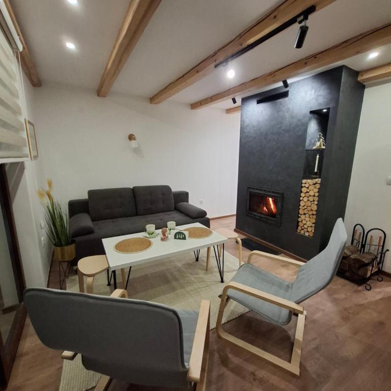 Vikendica Sedam Patuljaka - Two-Bedroom House - 25