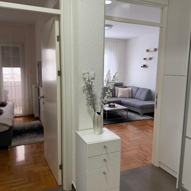 City Apartment Banja Luka sa Parkingom u garazi - One-Bedroom Apartment - 1