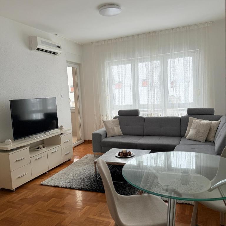 City Apartment Banja Luka sa Parkingom u garazi - One-Bedroom Apartment - 4