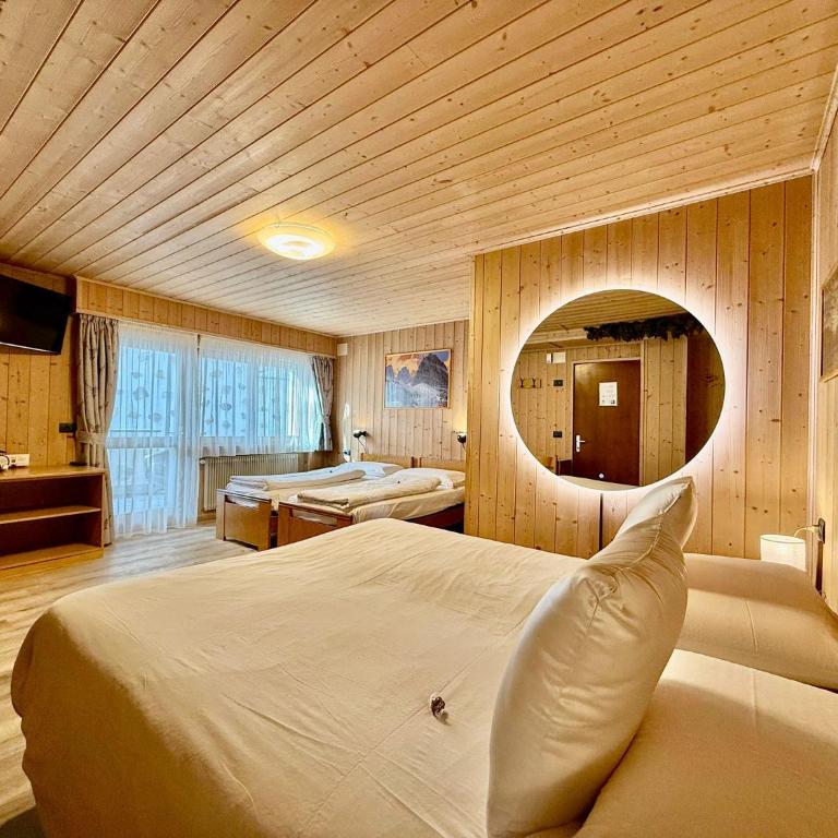 B&B Family Accommodation Canazei BIKE FRIENDLY - Camera Familiare con Bagno Privato - Seminterrato - 5