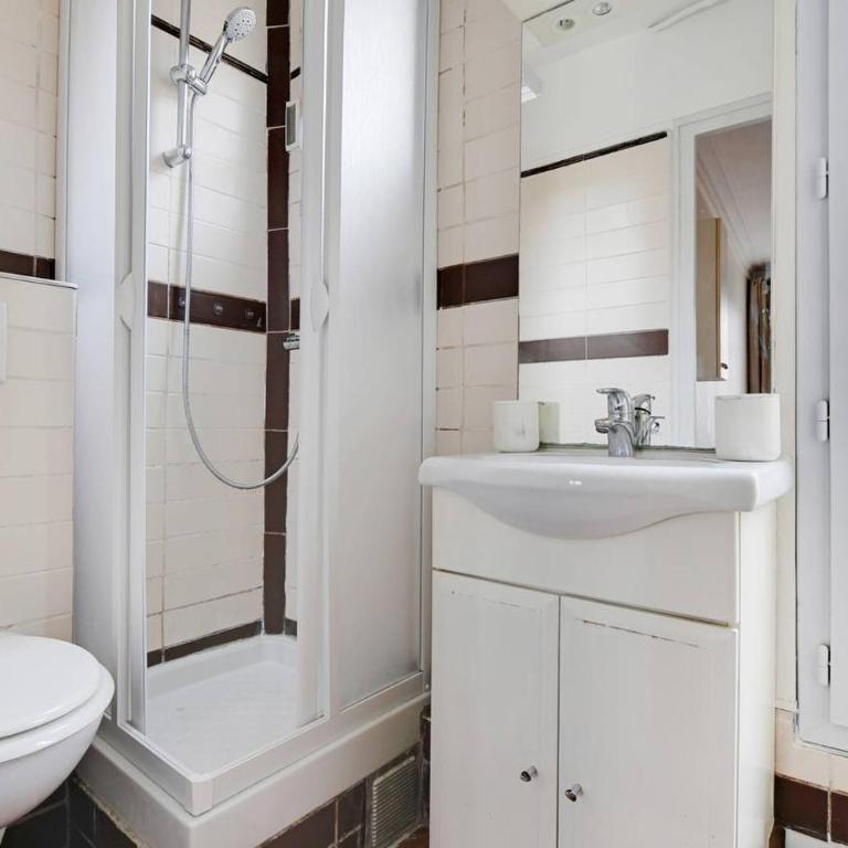 Tour Eiffel - Saint Dominique - Invalides - One-Bedroom Apartment - 11