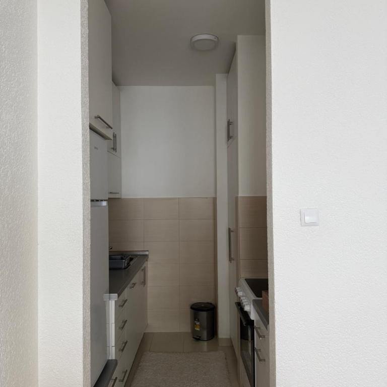 City Apartment Banja Luka sa Parkingom u garazi - One-Bedroom Apartment - 8