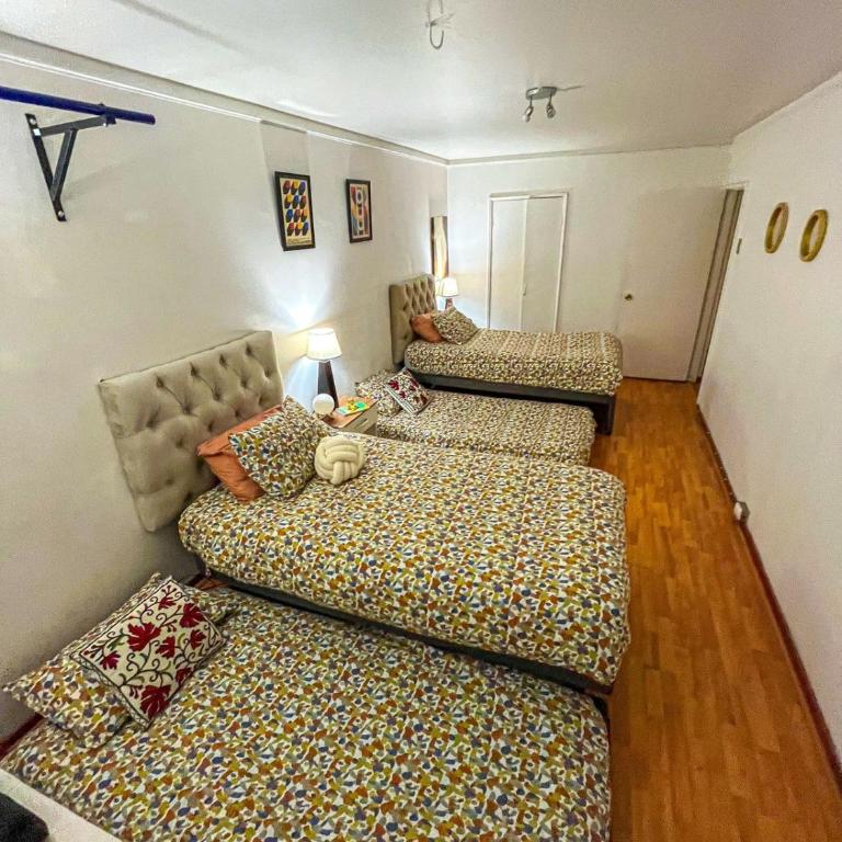 Amplio apartamento para 7 personas a pasos del mar y casino - Three-Bedroom Apartment - 10