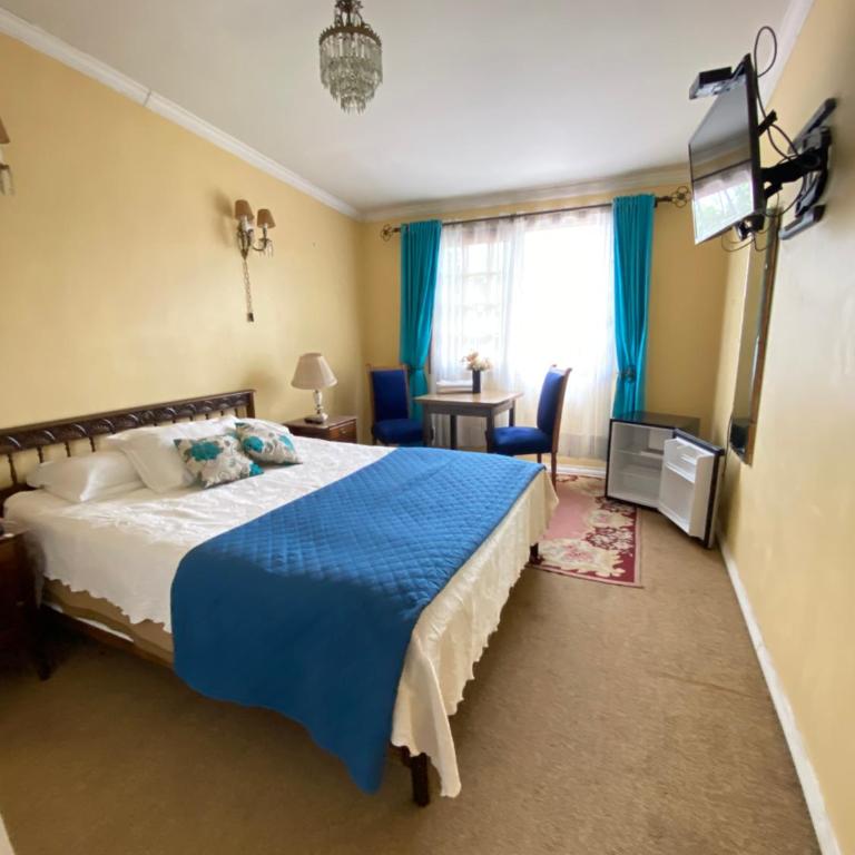 Hostal Gipuzkoa - Standard Double Room with Shared Bathroom - 3