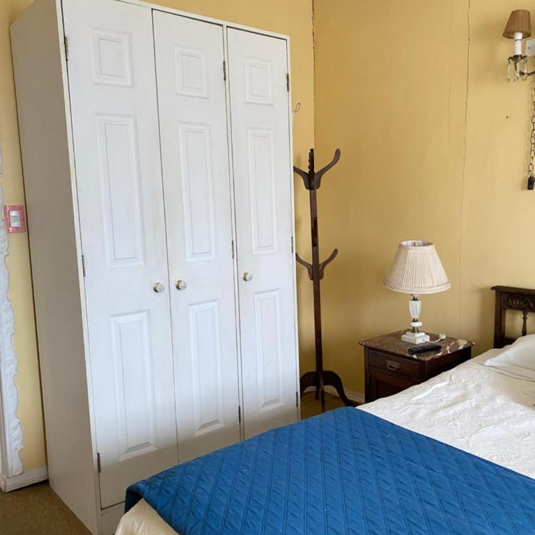 Hostal Gipuzkoa - Standard Double Room with Shared Bathroom - 4