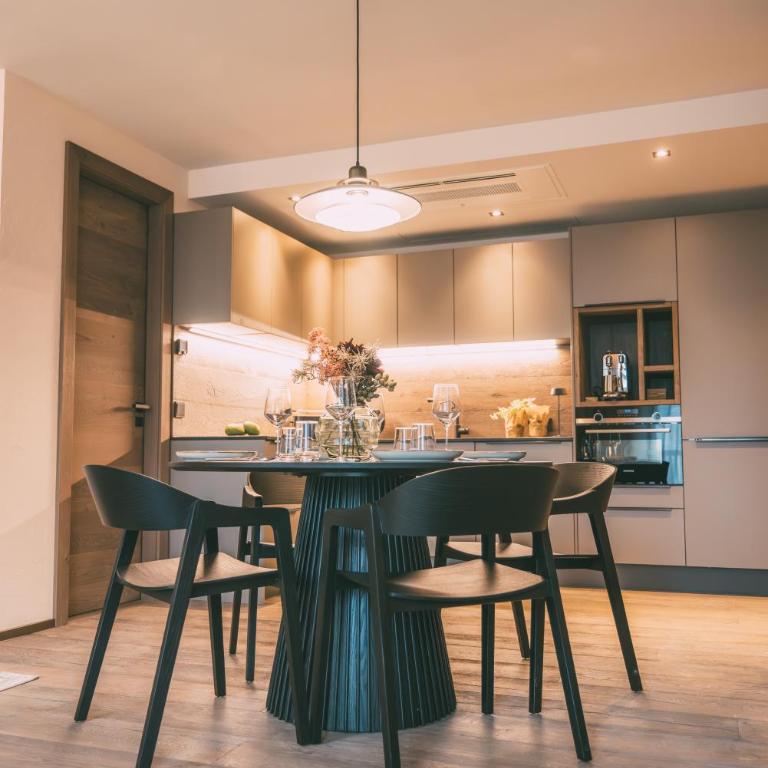 LIVALPIN Style - One-Bedroom Apartment with Balcony and Mountain View - 22
