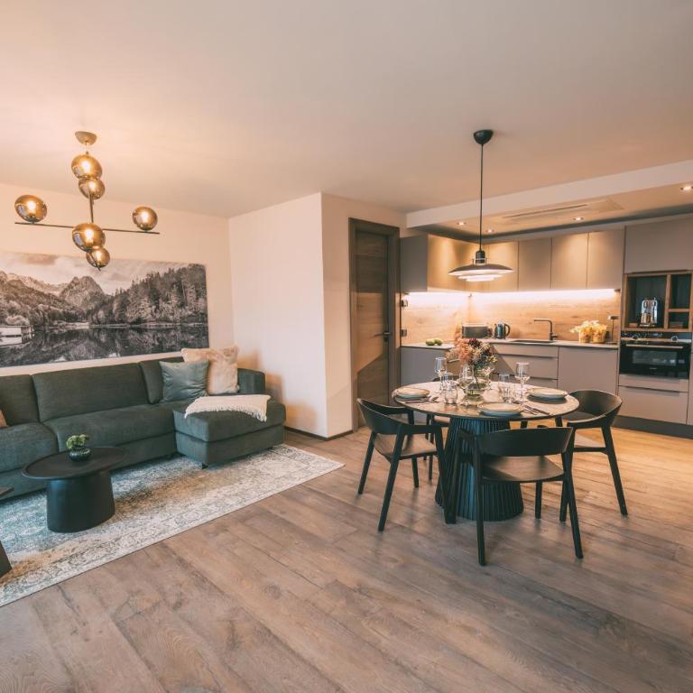 LIVALPIN Style - One-Bedroom Apartment with Balcony and Mountain View - 2