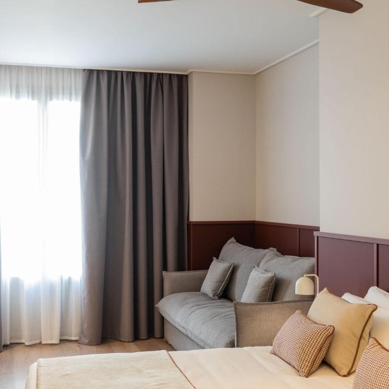 Hotel Well and Come Málaga - Habitación Familiar Deluxe - 5
