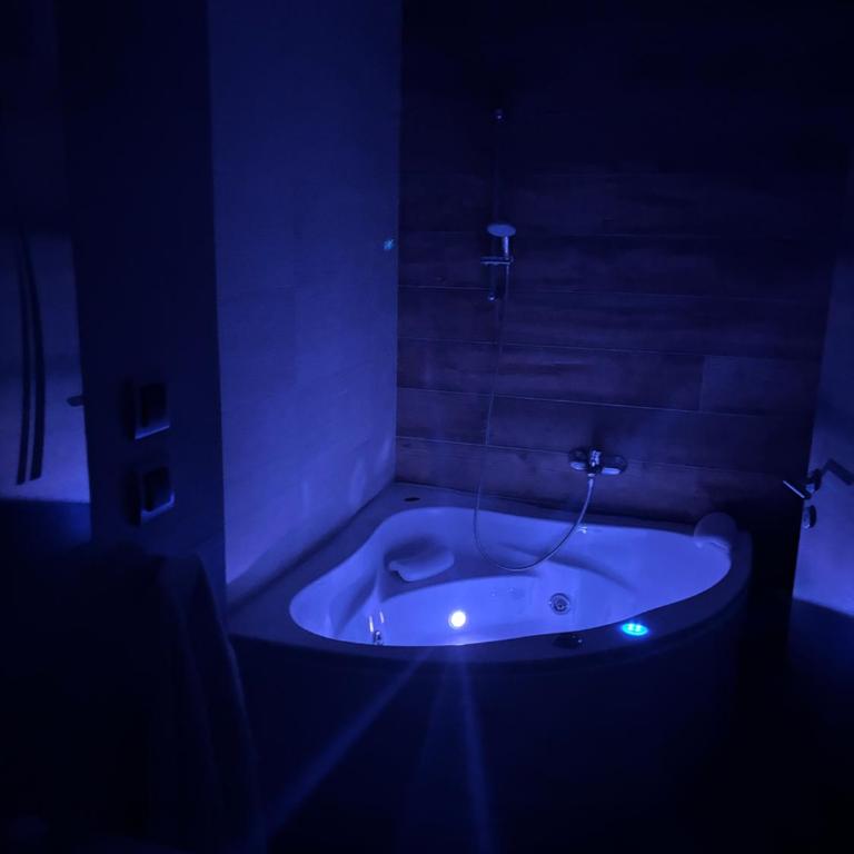 Luxurious apartment with a jaccuzi and 4 bedrooms - Apartman - 7