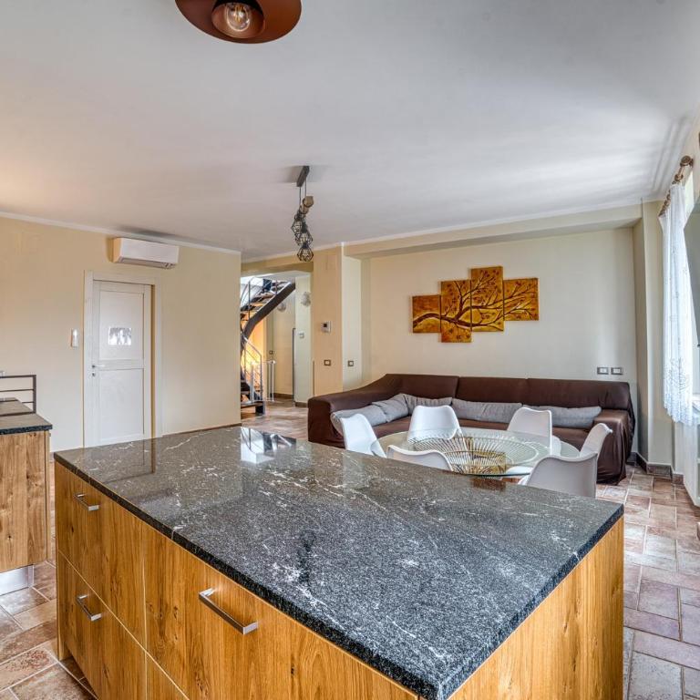GuestHost - Santa Chiara Apartment with Panoramic Terrace - Appartamento con 2 Camere da Letto - 6
