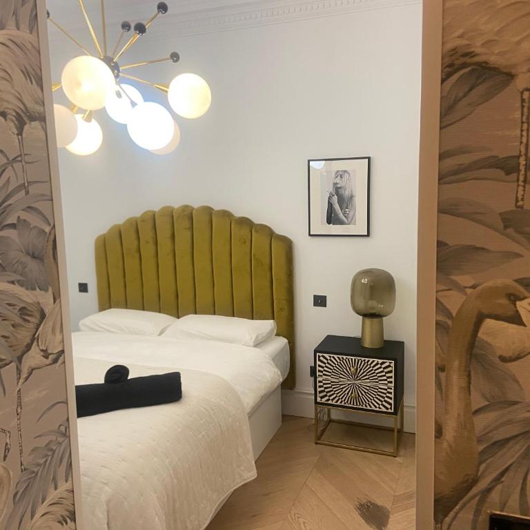 Luxury apartment in Gran Vía - Three-Bedroom Apartment - 9
