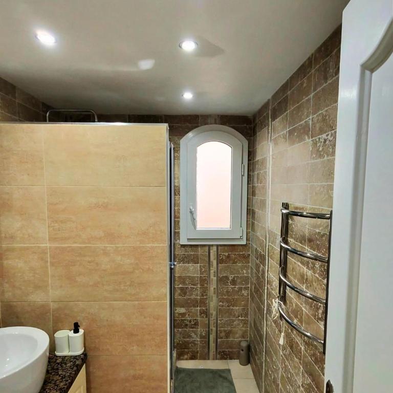 Modern 1BR Walk to Beach, Casino & Puerto Banús - Apartamento de 1 dormitorio - 21