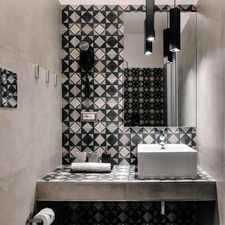 B&B LUMAS - Camera Matrimoniale/Doppia con Letti Singoli con Bagno Privato - 6