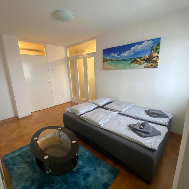 3-rooms Arena apartment - Three-Bedroom Apartment - 4