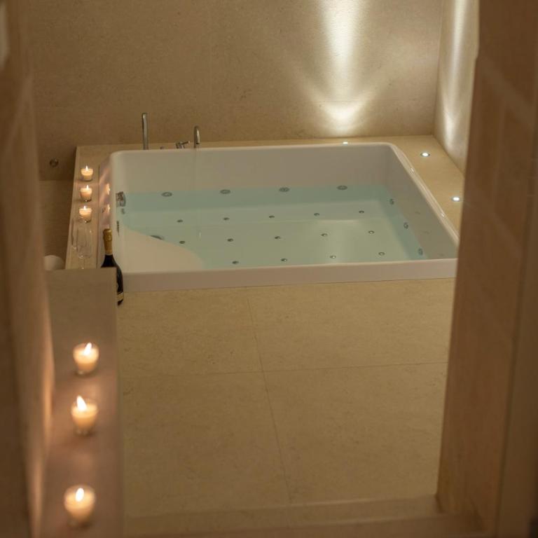 Atipia Cave Suite & SPA - Camera Matrimoniale con Vasca Idromassaggio - 7