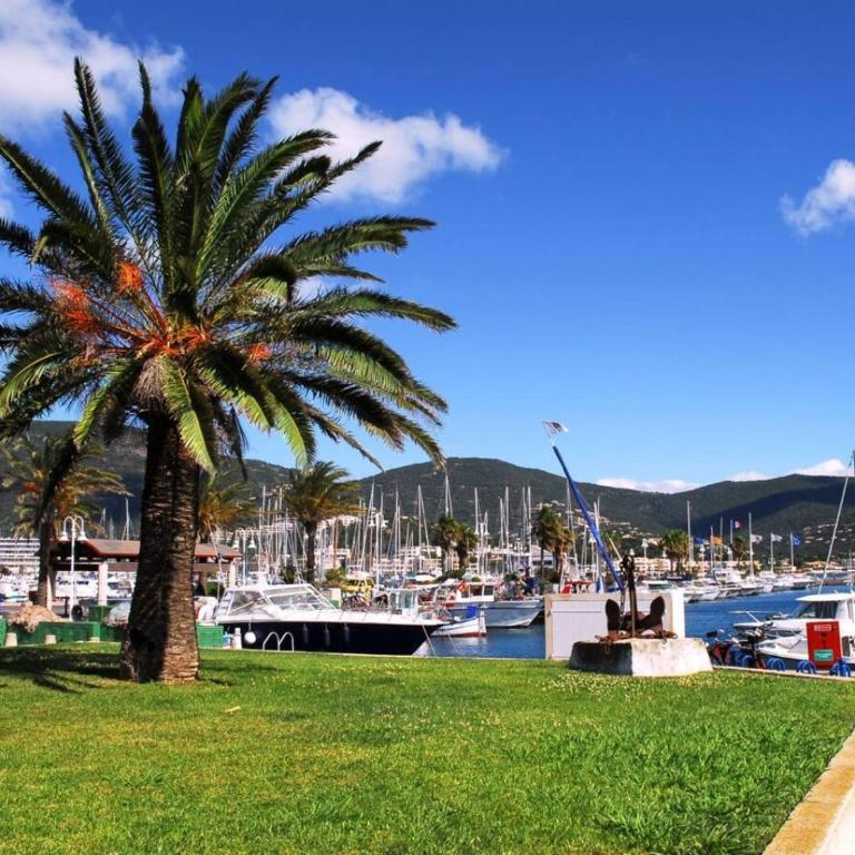 F3, 4 pers-Centre ville-Standing- Domaine de la Baie - Cavalaire-sur-Mer - REF ZNJMVM - Appartement 2 Chambres - 16