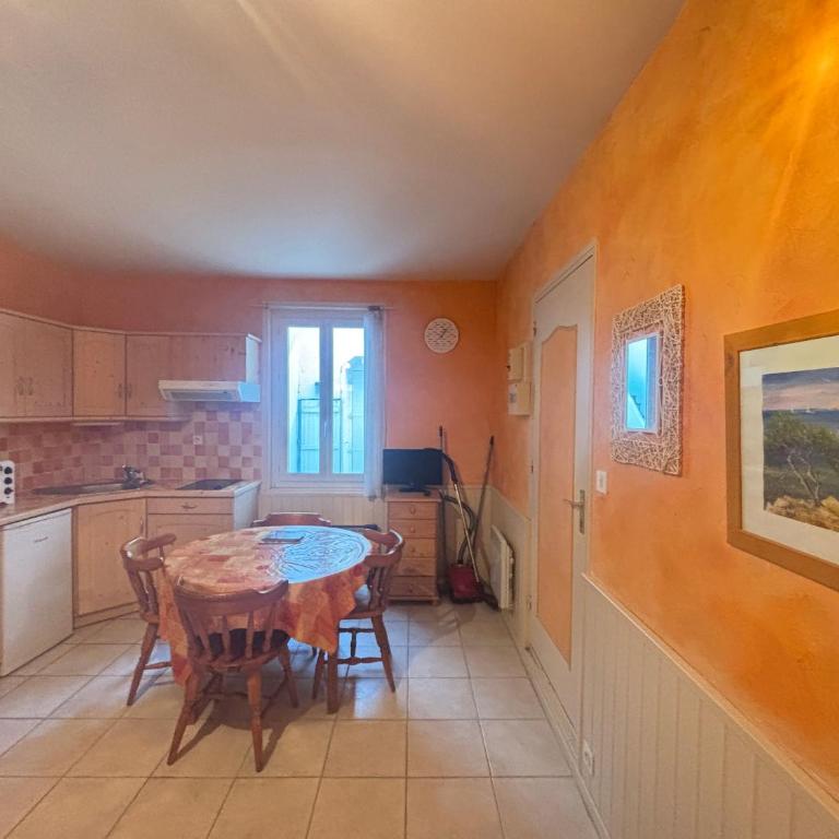 Studio charmant pour 4 personnes proche plage aux Sables-d'Olonne - FR-1-197-614 - Studio - 1