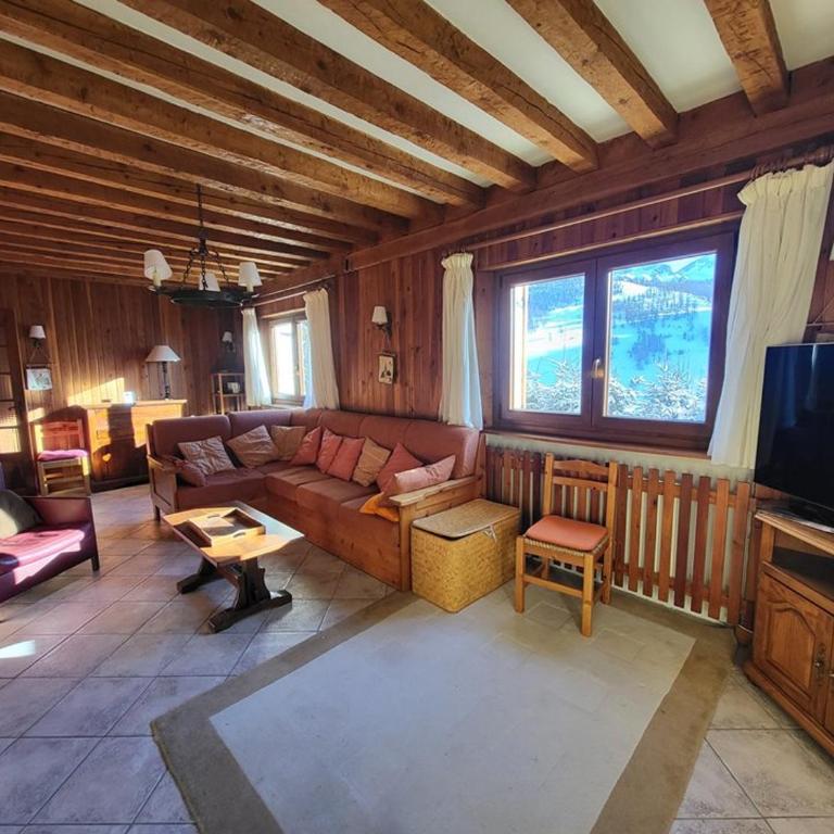 Chalet spacieux avec cheminée et salle de cinéma à Montgenèvre - FR-1-266-242 - Chalet - 2
