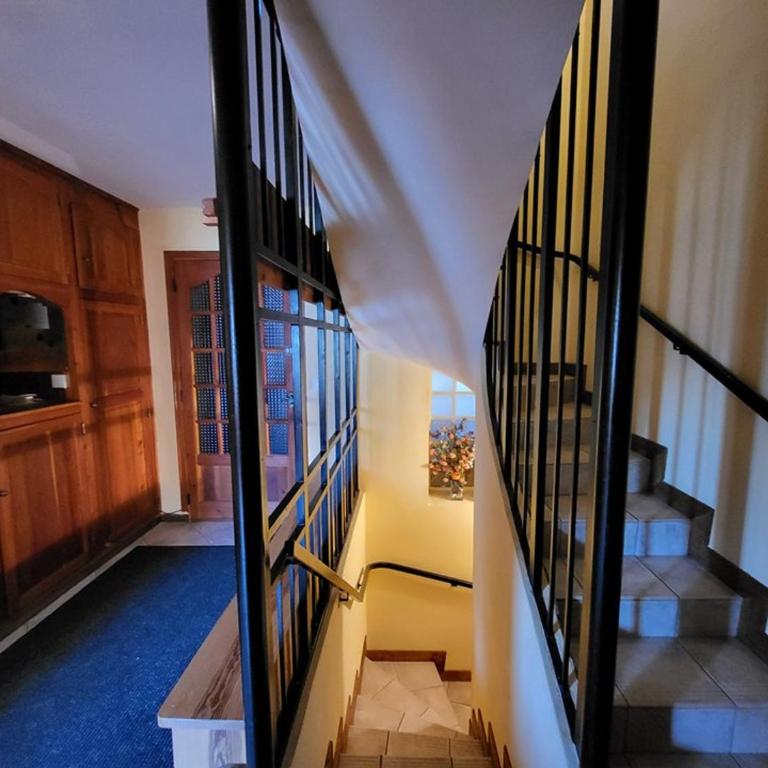 Chalet spacieux avec cheminée et salle de cinéma à Montgenèvre - FR-1-266-242 - Chalet - 18