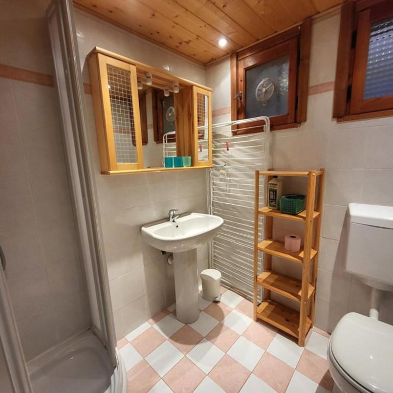 Chalet spacieux avec cheminée et salle de cinéma à Montgenèvre - FR-1-266-242 - Chalet - 19