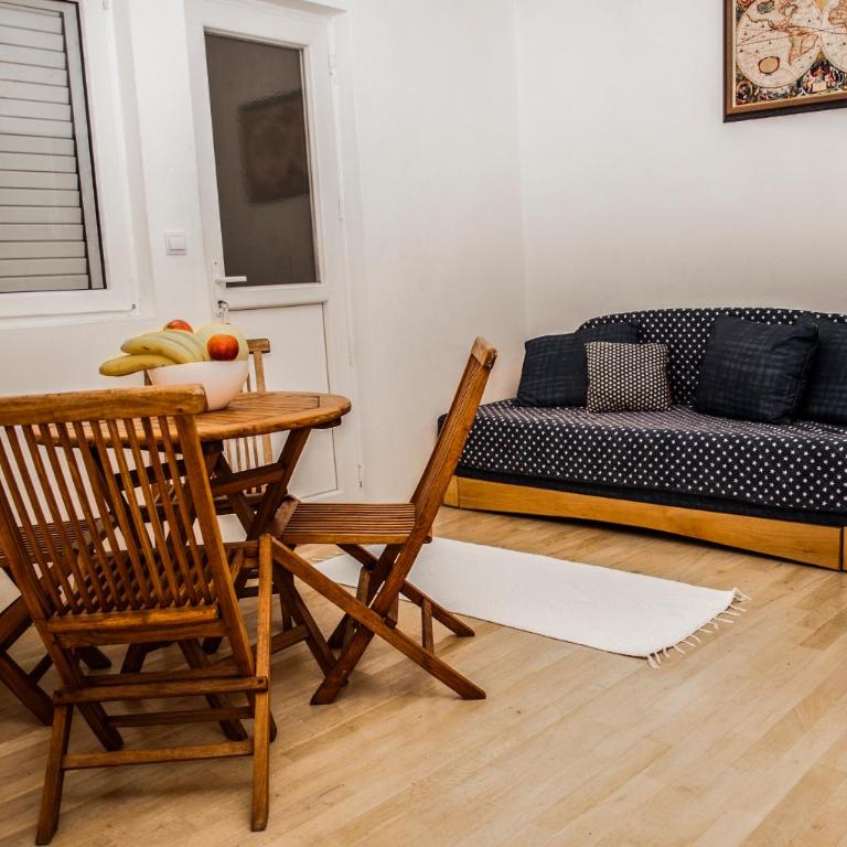 Huter Apartments - Two-Bedroom Apartment with Terrace - 3