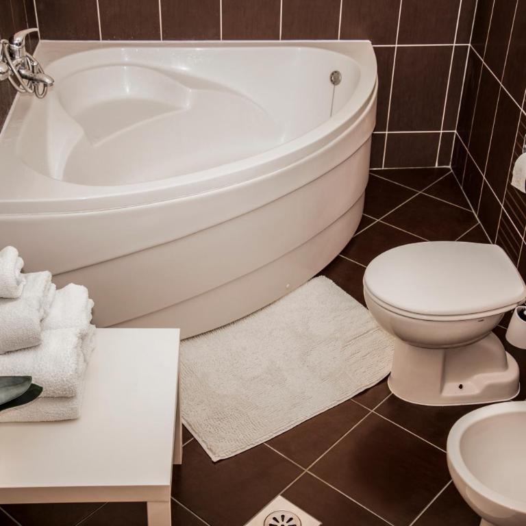 Huter Apartments - Two-Bedroom Apartment with Terrace - 9