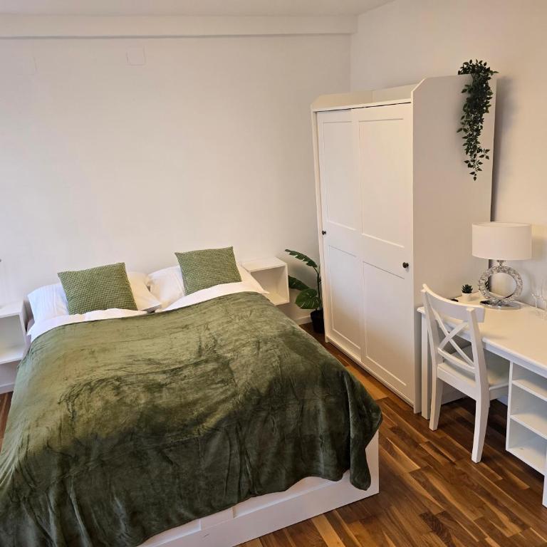 Citycenter Salzburg am Ursulinenplatz - Selfcheckin Suiten - Deluxe Suite mit Kingsize-Bett - 5
